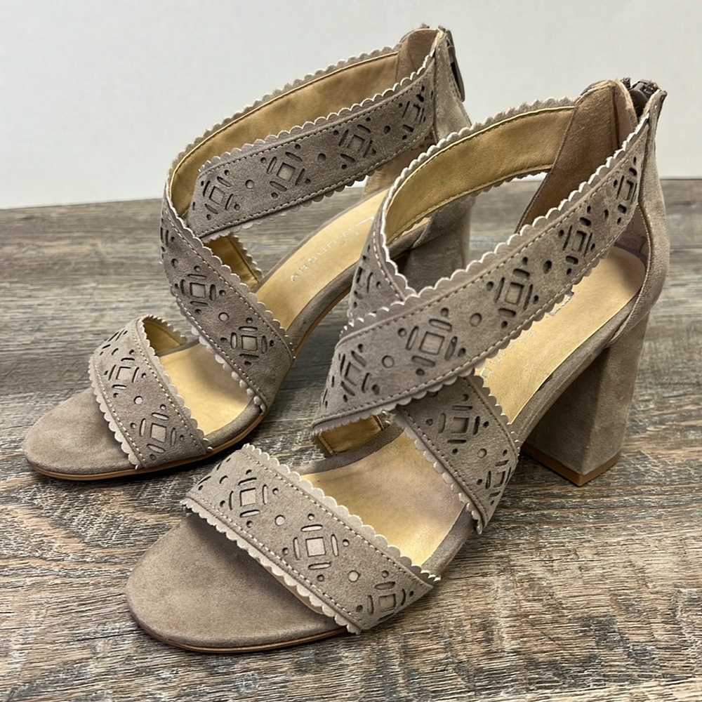 NEW CL by Laundry BIZ Block Heel Sandals Size 6
